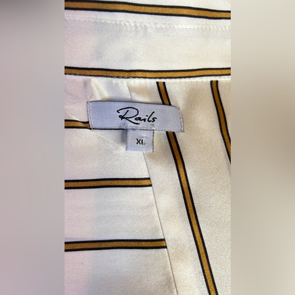 Beautiful Rails 100% Silk Blouse NWOT - Picture 6 of 8